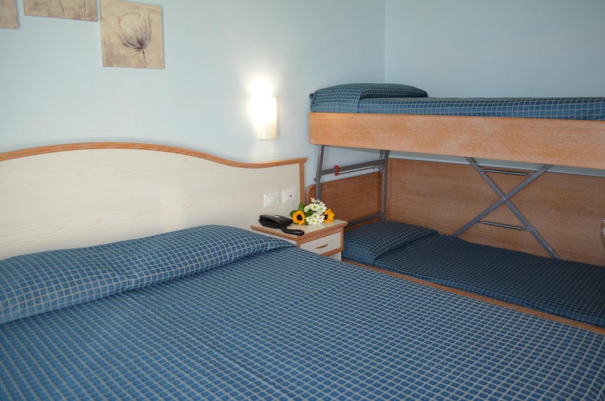 Hotel Moresco Marina dʼMarina dʼAndora Kültér fotó